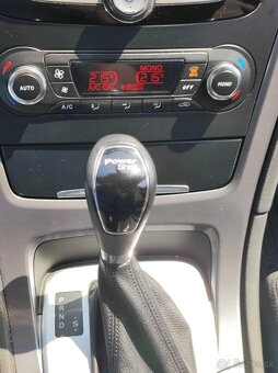 Ford Mondeo 2.0 EcoBoost SCTi Titanium PowerShift - 19