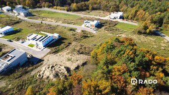 RADO| Výnimočný pozemok pre náročných - úžasné výhľady + pro - 19