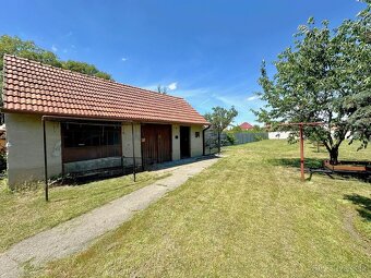 Veľký RD v obci Brodské, 2 bytové jednotky, pozemok 1255 m2 - 19