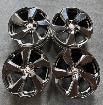 5x114,3 R18 Originál ALU Toyota RAV4 5.Gen.- černé - senzor - 19