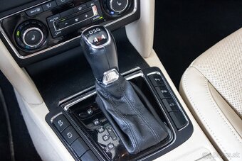 Škoda Superb Combi 3.6 FSI V6 4x4 Elegance DSG - 19
