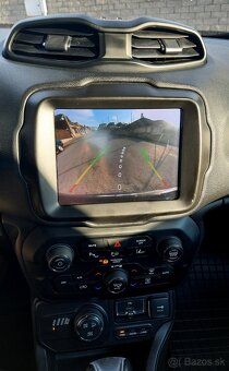 Predám Jeep Renegade 1.3 Turbo PHEV Limited - 19