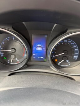 Toyota Auris 1.6 benzín 97kW Active Trend Plus - 19
