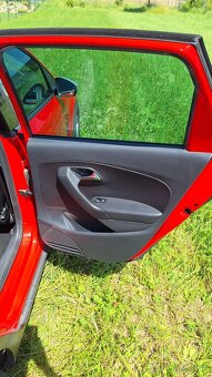 Volkswagen Polo 1.6 TDI 90k CROSS 7 - DSG - 19