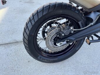 Triumph Tiger 800 - 19