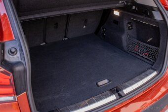 BMW X1 xDrive 25e / PANO / Head-UP / ACC - 19