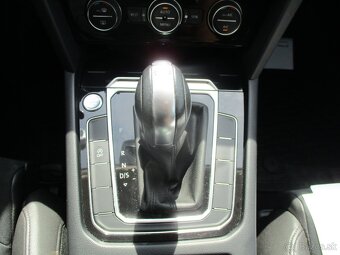 VW PASSAT TDI 140kW 4X4 DSG HIGHLINE 2018 CZ DPH - 19