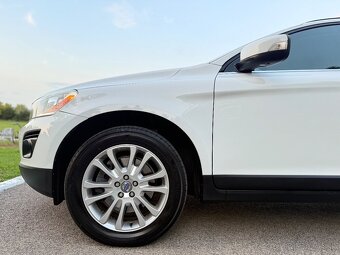 Volvo XC60 2.4D D5 163ps • Automatic • AWD 4x4 • Momentum • - 19