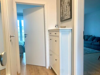 NA PREDAJ 1 IZBOVÝ BYT S BALKÓNOM  V KOMÁRNE - 19