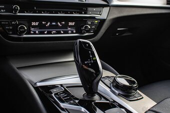 BMW G31 520d Touring 140kW, Harman/Kardon, Panorama, Koža - 19