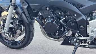 Suzuki GSR-600 r.v. 2008 - 19