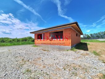 Predáme 5izbový tehlový bungalov  Ruskov 126m2, pozemok 620m - 19