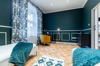 Exkluzívny, kompletne zariadený 3izbový byt na Komenského - 19