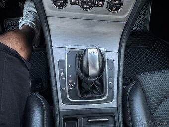VOLKSWAGEN GOLF 7 VARIANT 1.2 TSI 77KW DSG A7 HIGHLINE - 19