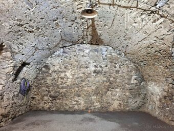 Atraktívny historický priestor pre kaviareň 140 m2 + terasa - 19