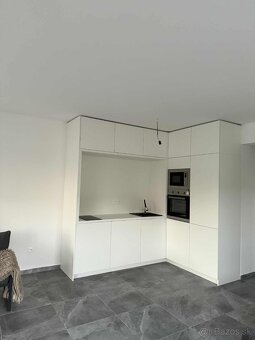 Rodinný dom v obci Trávnik - 19