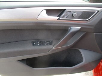 VW GOLF SPORTSVAN 1,6TDi 81kw ELEGANCE 08/2014 - 19