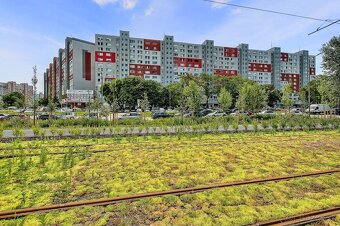 NA PREDAJ VEĽKÝ 3-IZBOVÝ BYT, KOMPLETNÁ REK., PETRŽALKA - 19