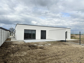 Na predaj moderný 4-izbový rodinný dom s tepelným čerpadlom  - 19
