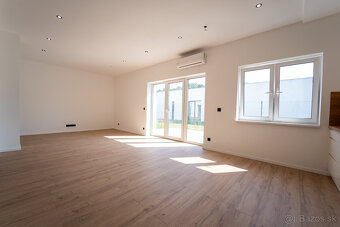 Na predaj 5-izbový rodinný dom v Moravanoch nad Váhom - 19