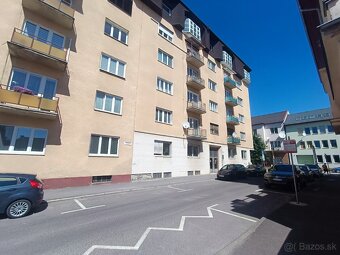 Exkluzívny 4-izbový byt v historickom srdci mesta - Žilina - 19