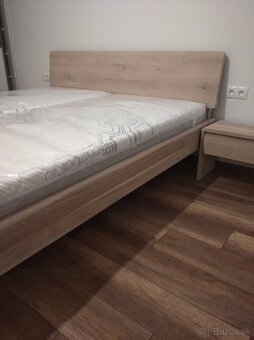 Dubová posteľ Elegant + 2 stolíky zdarma - 19