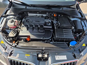 ŠKODA OCTAVIA COMBI 1.6 CRTDI 77KW ELEGANCE - 19