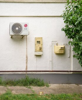Menší RD s predzáhradkou v radovej zástavbe Mosonmagyaróvár - 19