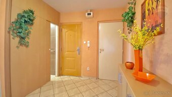 Na predaj priestranný 3-izbový byt 82 m2-balkón, loggia - bl - 19