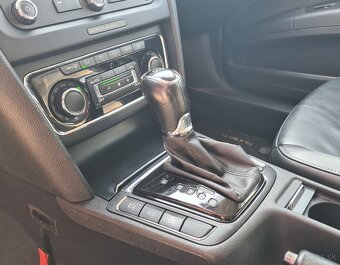 ŠKODA SUPERB COMBI 2.0 TDI CR BUSINESS DSG - 19