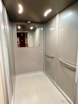 NA PREDAJ 3-izbový byt s 2 lodžiami - 19