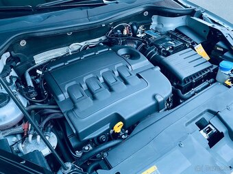 Škoda KAROQ 2,0TDI 110kw 4x4 DSG - Style / Po servise / Top - 19