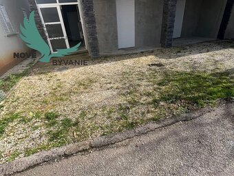 Dom 2x apartmán blízko mora v Chorvátsku na ostrove Vir - 19