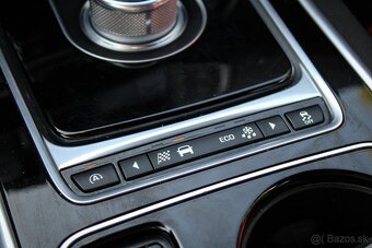 Jaguar XE 2.0 I4D 180k R-Sport AWD AT - 19