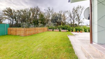 NA PREDAJ Moderný 4-izbový rodinný dom v tichej lokalite. - 19