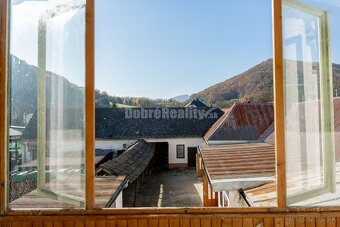 PREDAJ: Historický hostinec pod Muránskym Hradom, 1102 m2, M - 19