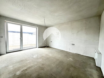 Reality KOMPLEX s.r.o. ponúka na PREDAJ 5 izbový rodinný dom - 19