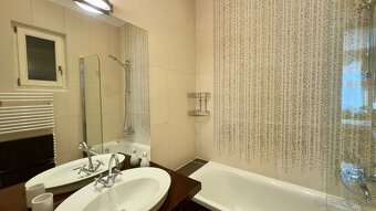 CENTRUM MESTA - HLAVNÁ ULICA, LUXUSNÝ, ZARIADENÝ 3 IZBOVÝ BY - 19