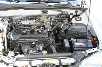 Nissan Almera 1.8 benzín r.v. 2001 - 19