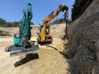 Búranie, odvoz a drvenie stavebnej sute, zeminy, JCB 4CX - 19