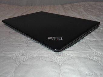 Lenovo. i5-7200U. RAM 8 GB DDR4. 1 000 GB.14“ Full HD. - 19