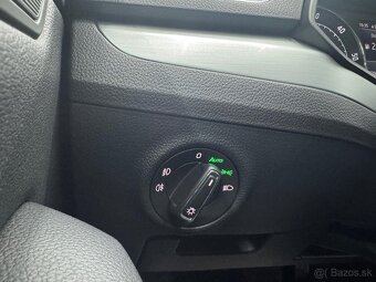 Superb Combi 2,0 TDI Style 110kW Ťazné Top stav - 19