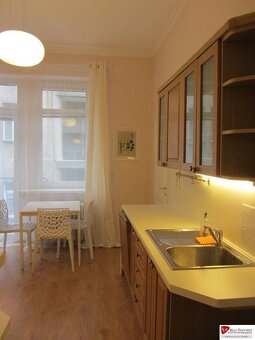 Predaj 4+1-izbový byt s 2 balkónmi v centre Bratislavy, 110m - 19