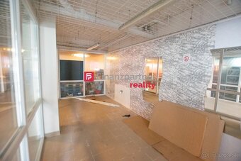Exkluzívne Vám ponúkame na predaj polyfunkčný dom v centre T - 19