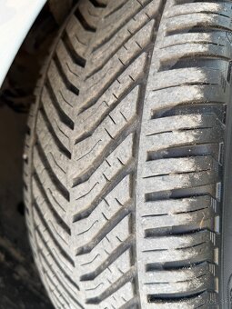 Volkswagen Passat 1,9tdi 96kw HIGHLINE - 19