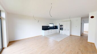 PINK Reality POSLEDNÝ VOĽNÝ DOM NA PREDAJ Moderné a pokojné - 19