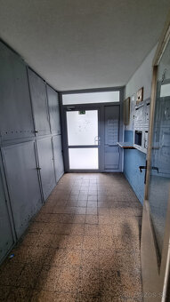 Kompletne ZARIADENÝ 3 izbový BYT,  67,7 m² – Veľkomoravská u - 19