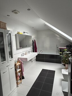 5 izbový rodinný dom s pozemkom 889 m² v obci Soblahov - 19