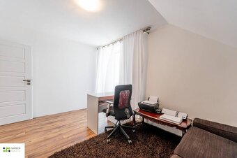 Na predaj-kompletne zrekonštruovaný rodinný dom s dvojgarážo - 19