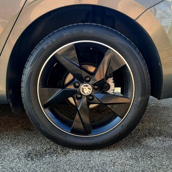 Predám  Škoda Scala 1.5 TSI Monte Carlo DSG - 19